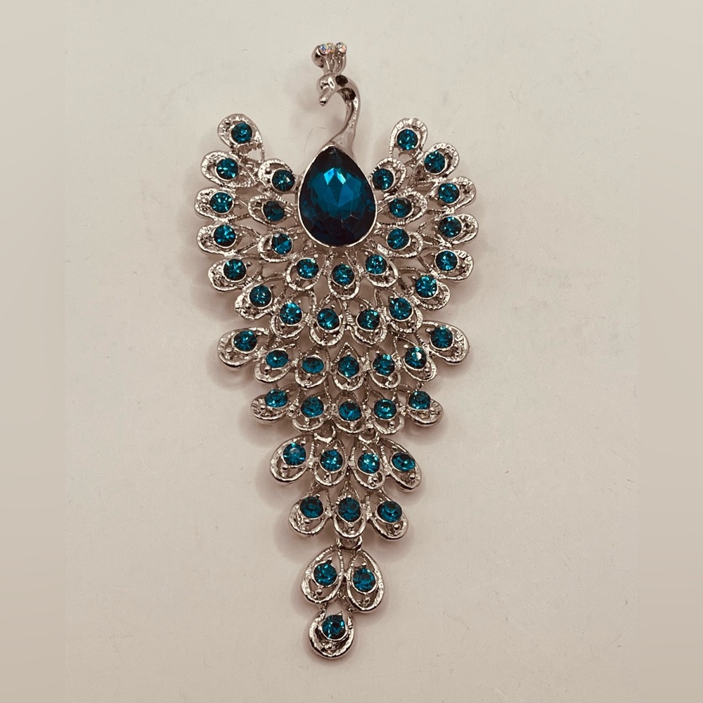 Antique peacock brooch special for dresses coats and scarves